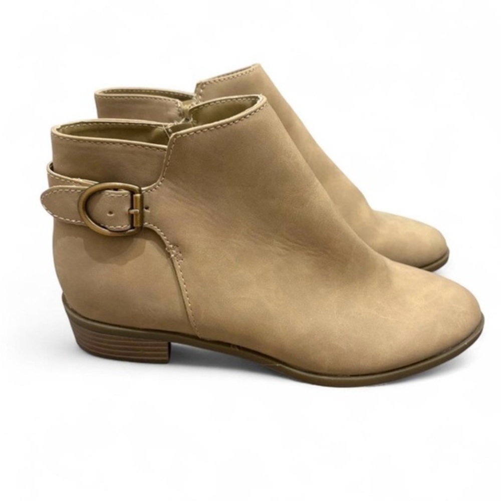NWT Women's St John's Bay Sand Rayford Stacked Heel Booties Shoes Size 6.5